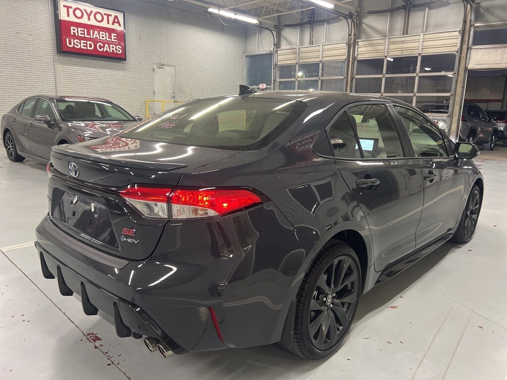 Used 2025 Toyota Corolla Hybrid SE w/18-in Graphite-Colored Alloy Wheels Sedan