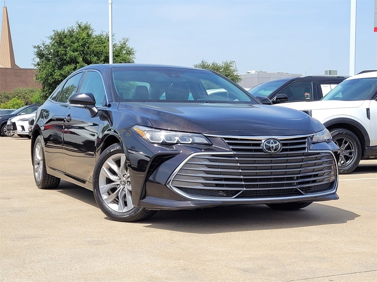 Used 2022 Toyota Avalon XLE with VIN 4T1JZ1FB9NU075364 for sale in Richardson, TX