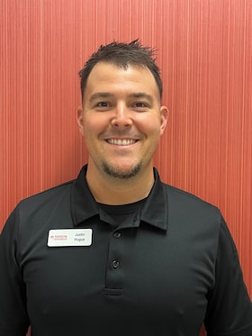 Staff member Justin Hogue from ID_b49f554ce349
