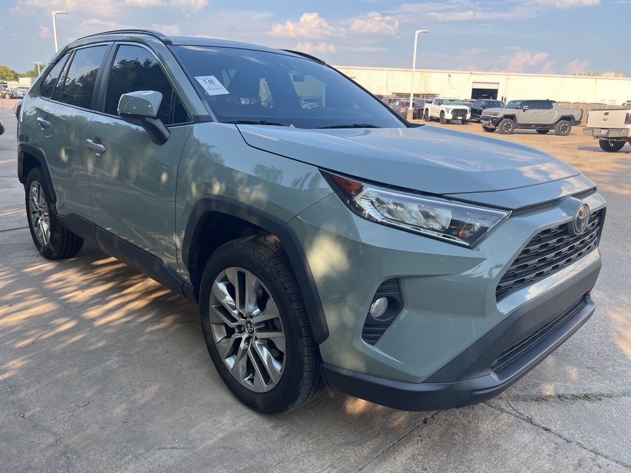 2020 Toyota RAV4 XLE Premium photo 2