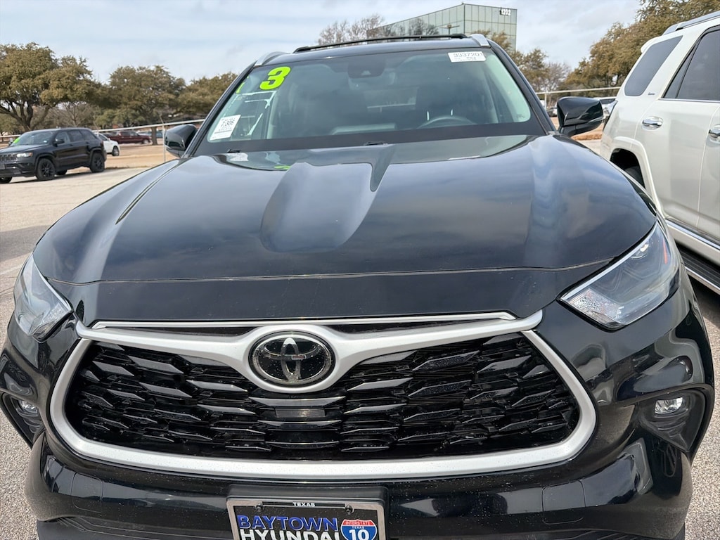 Used 2023 Toyota Highlander XLE SUV