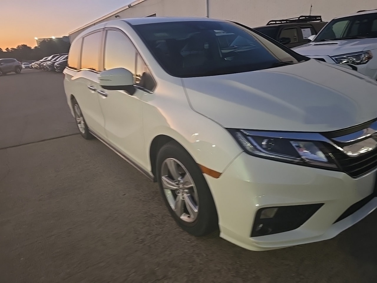 Used 2018 Honda Odyssey EX-L with VIN 5FNRL6H7XJB104839 for sale in Richardson, TX