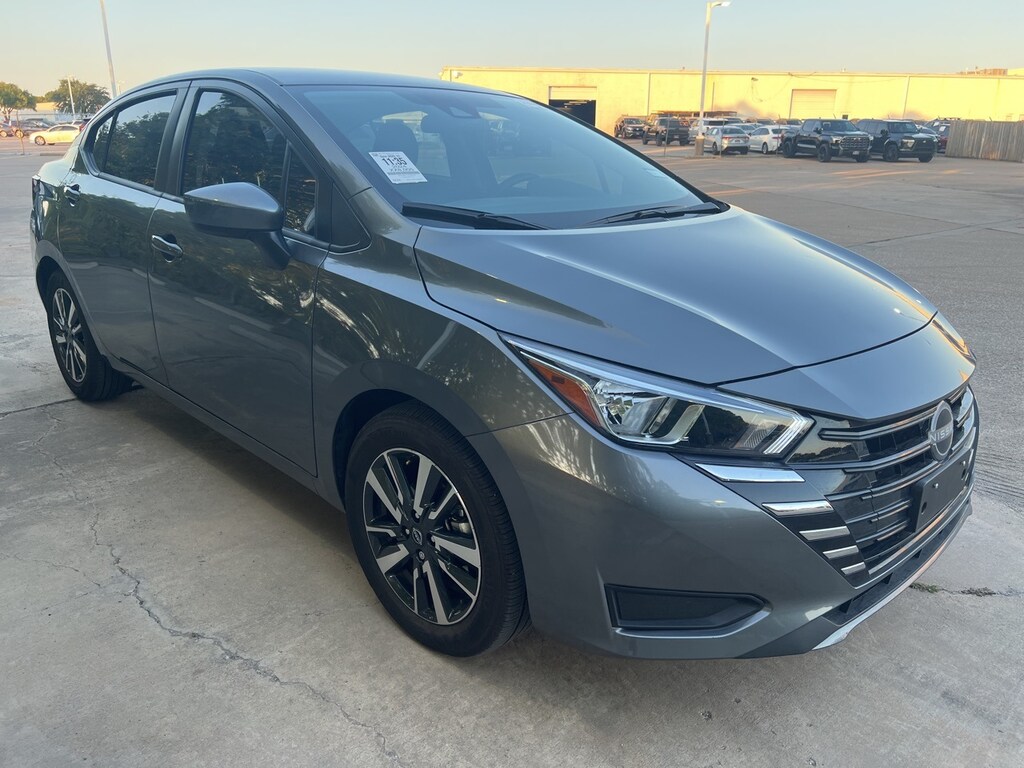 Used 2024 Nissan Versa 1.6 SV w/16-in Aluminum Alloy Wheels Sedan