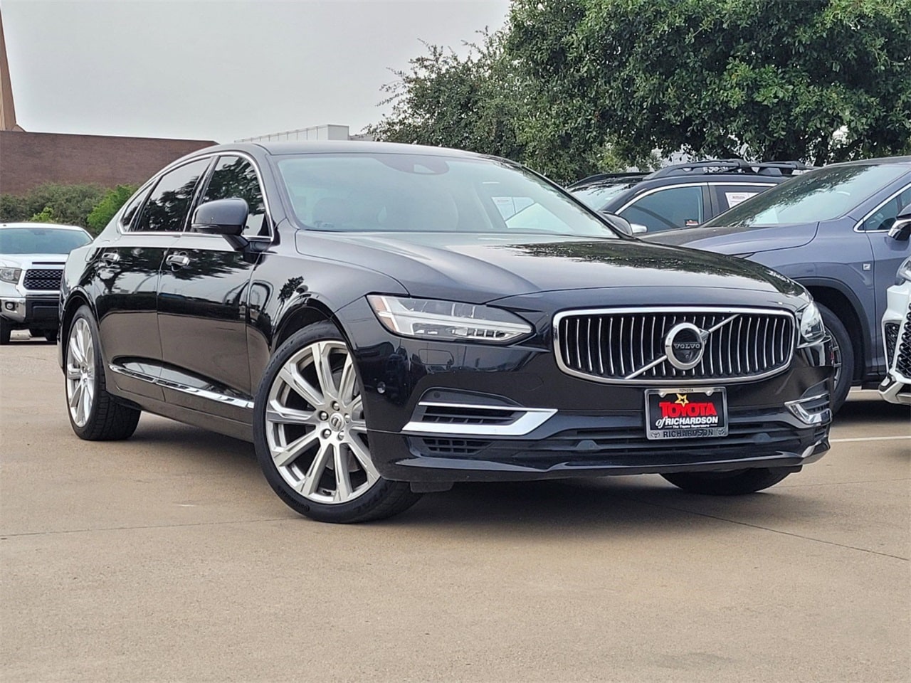 Used 2018 Volvo S90 Inscription with VIN LVYBC0AL7JP030512 for sale in Richardson, TX