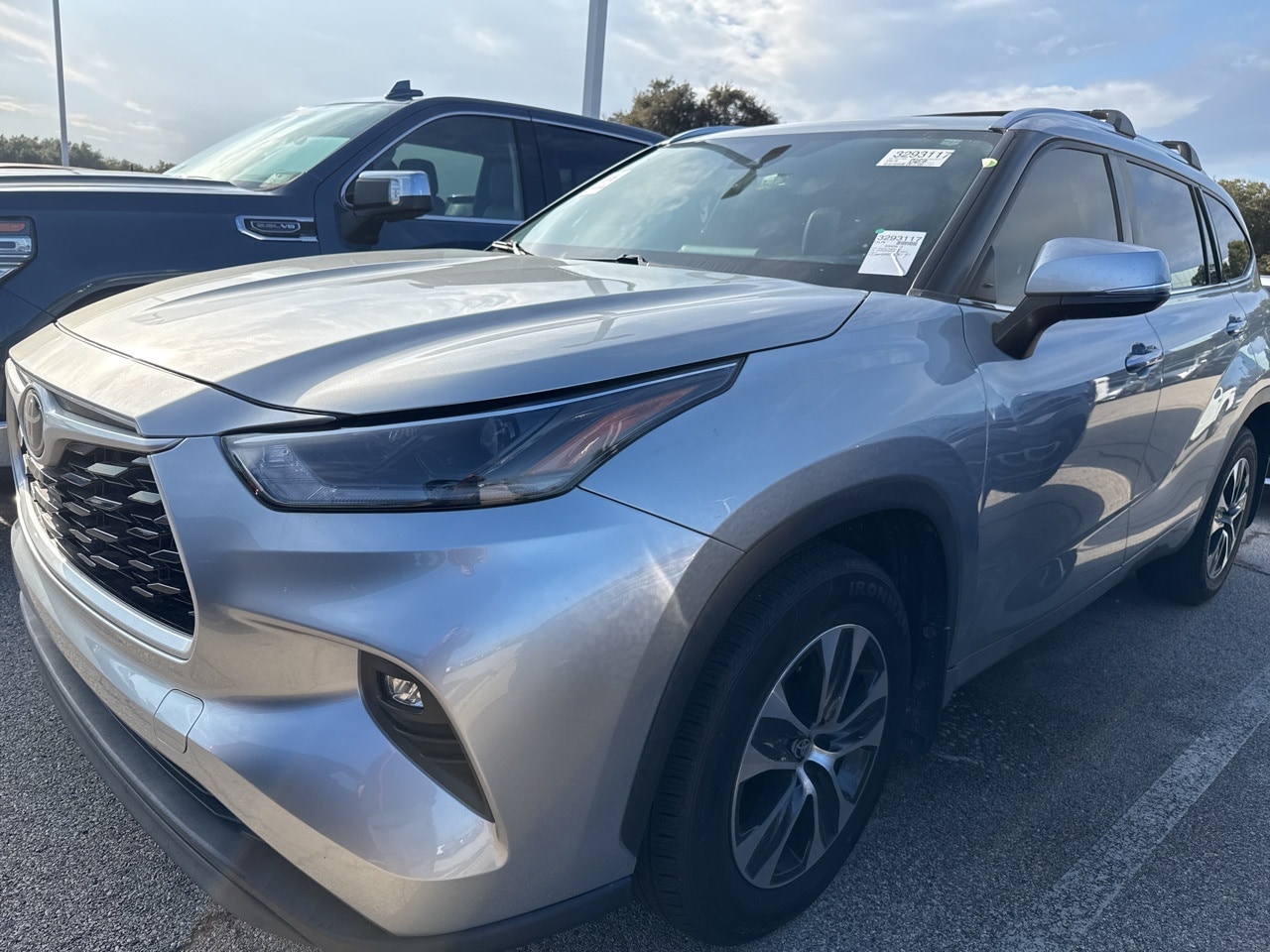 2021 Toyota Highlander XLE's photo