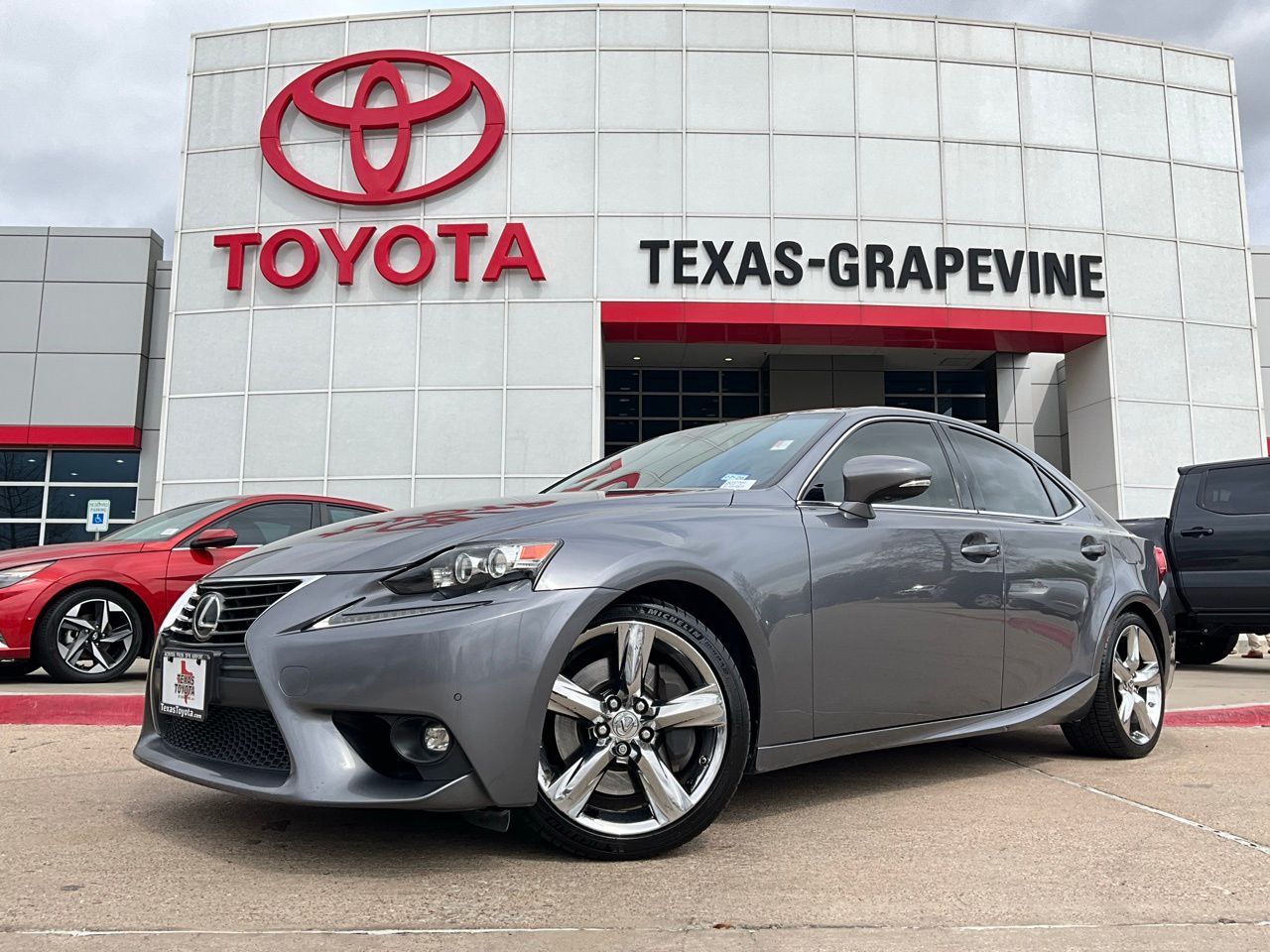 2016 Lexus IS 350 200t's photo