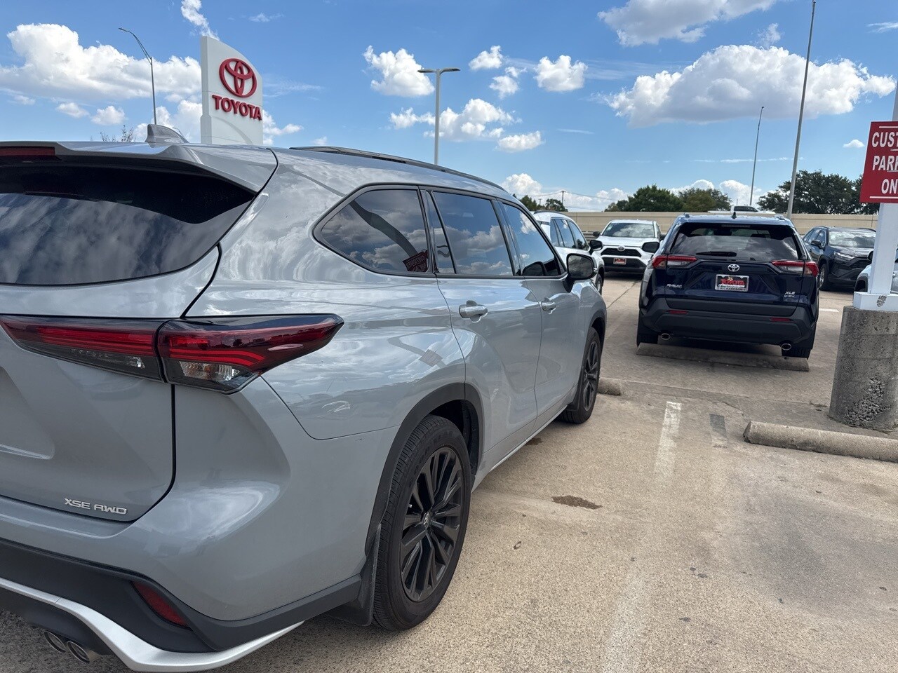 2025 Toyota Highlander XLE XSE Platinum Limited photo 4