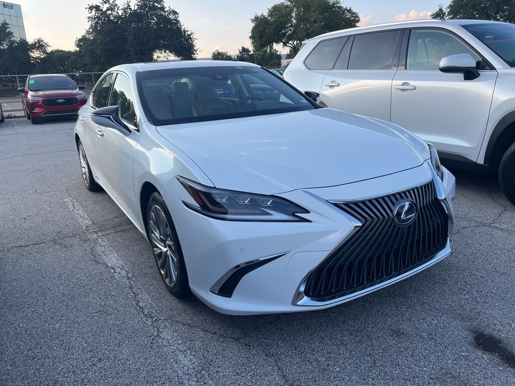 Used 2019 Lexus ES 300h 300h Luxury w/Navigation w/Mark Levinson Audio Sedan