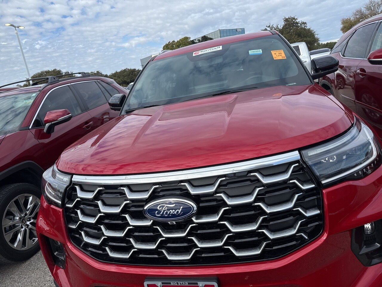 2025 Ford Explorer Platinum Sport photo 2