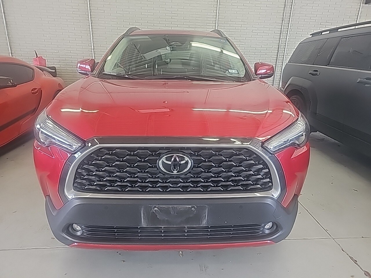 2023 Toyota Corolla Cross XLE photo 2