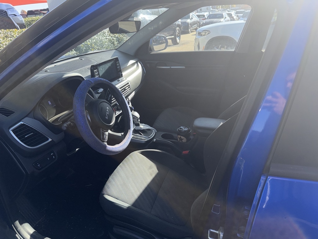 Used 2023 Kia Seltos LX w/Wheels: 17-Inch Alloy w/Dark Gray Finish SUV