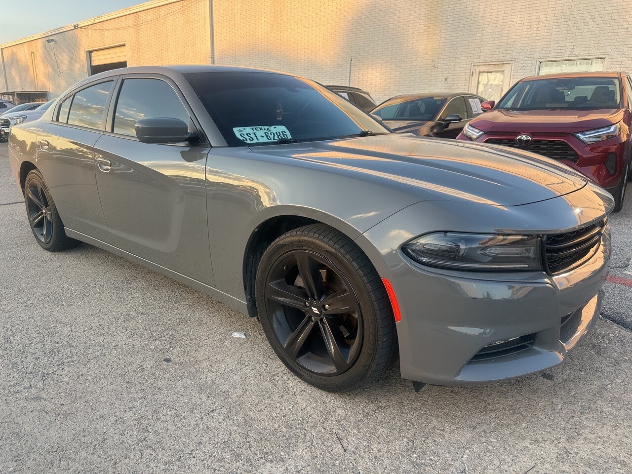 2018 Dodge Charger SXT Plus photo 2