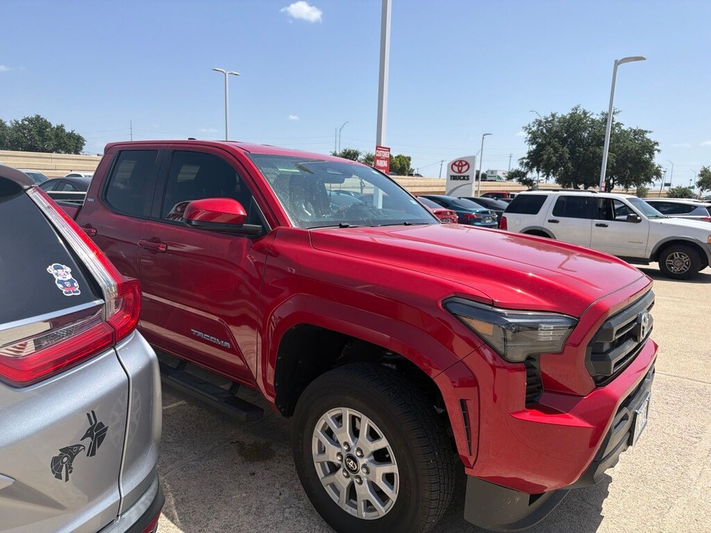 Used 2026 Toyota Tacoma SR5 w/17-Inch Styled Alloy Wheels Truck Double Cab