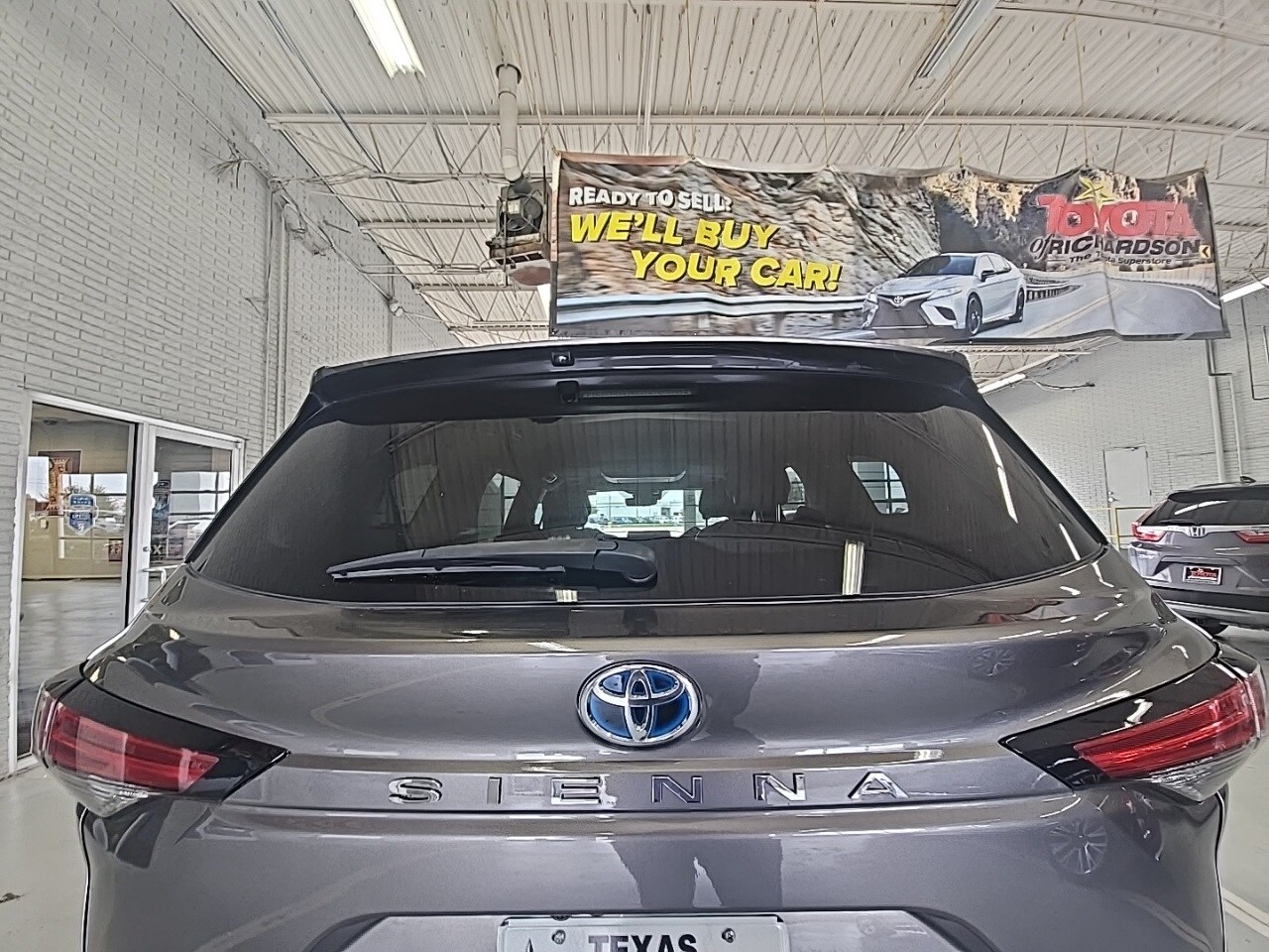 2021 Toyota Sienna Platinum photo 4