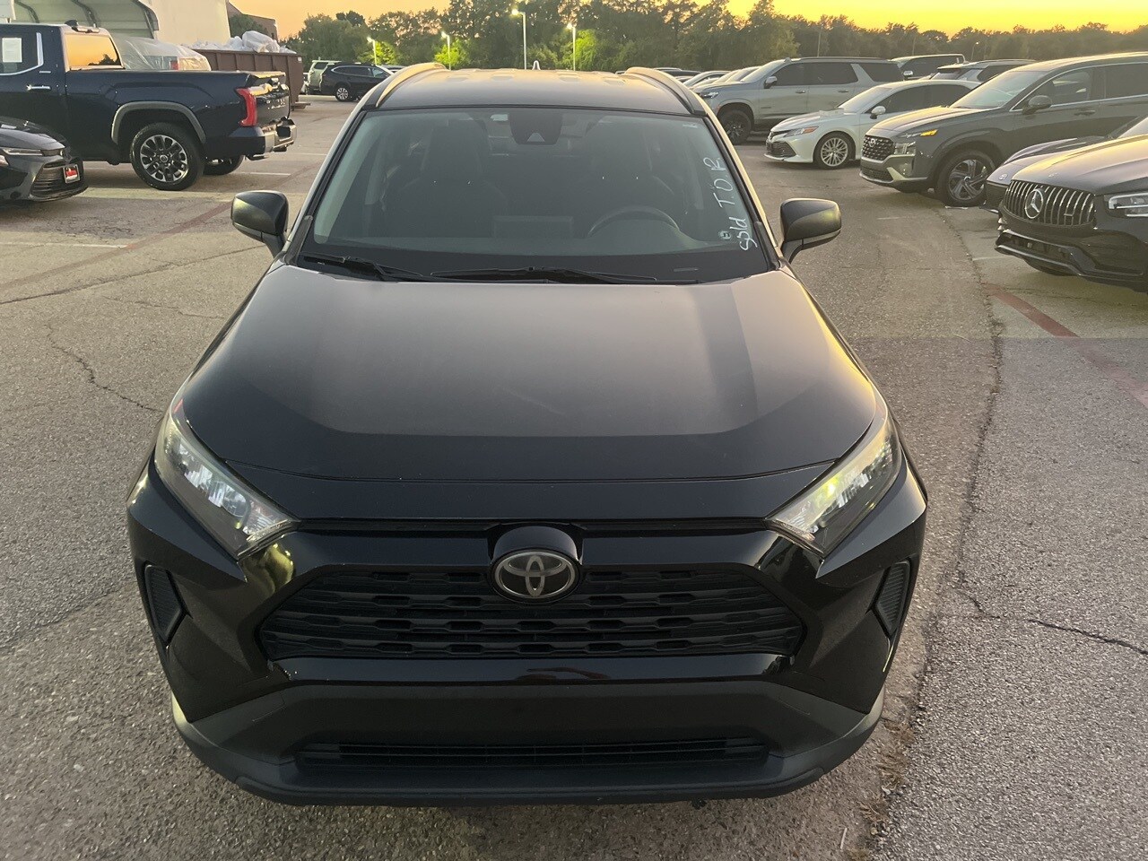 2019 Toyota RAV4 LE photo 2