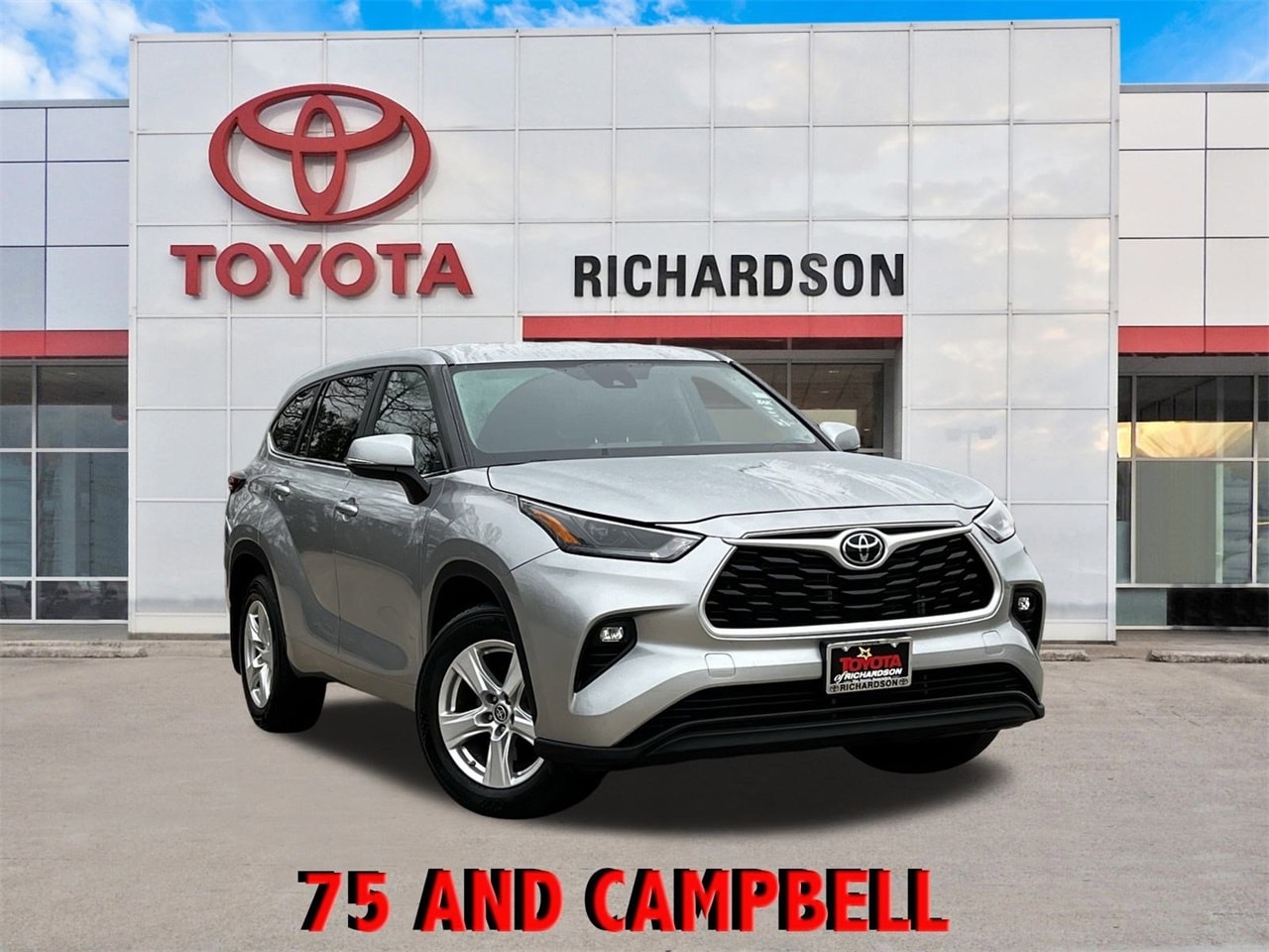 2024 Toyota Highlander LE's photo