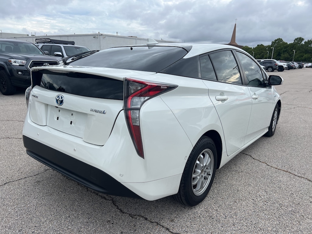 Used 2017 Toyota Prius Two w/Safety Plus Package/Entune Audio Hatchback