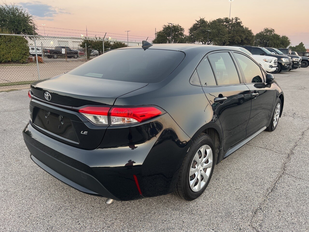 2021 Toyota Corolla LE Premium photo 2