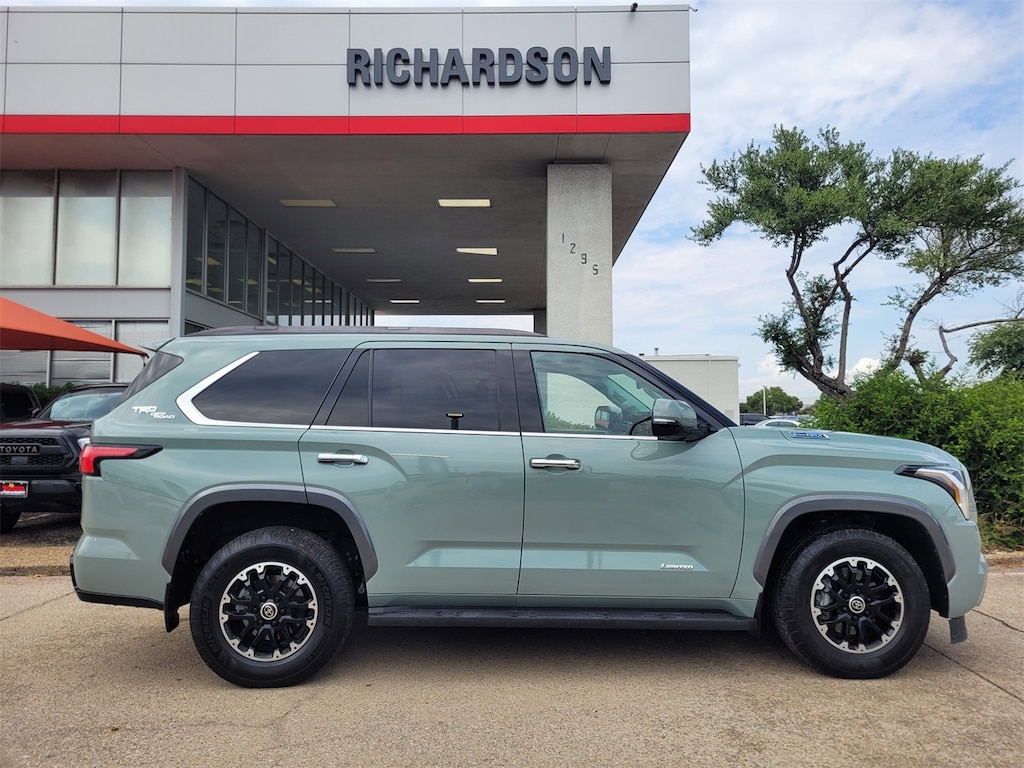 Used 2023 Toyota Sequoia Limited w/Trd off-Road Package/Moonroof SUV