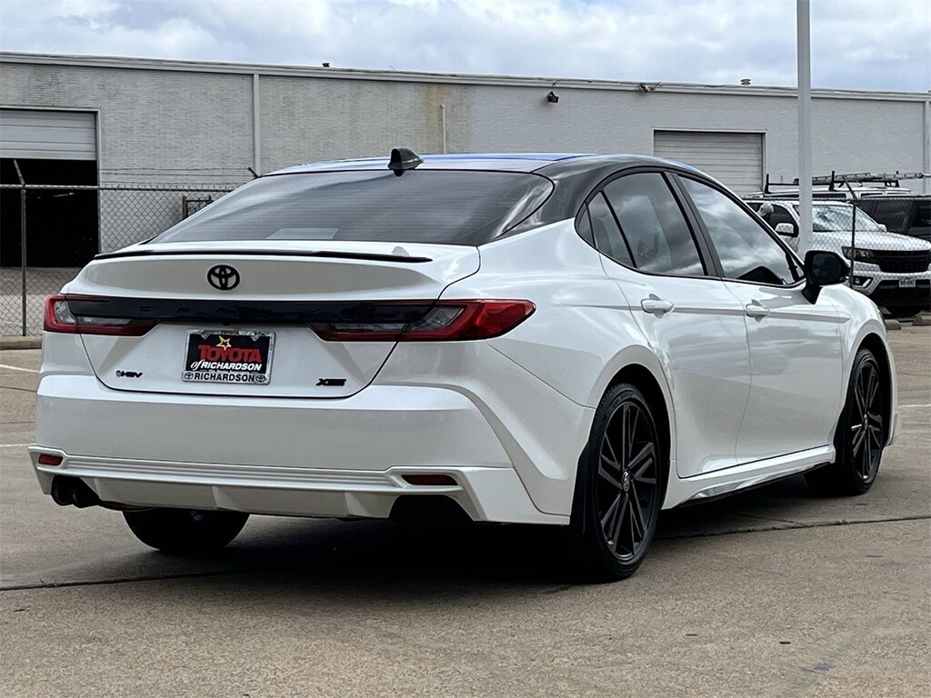 Used 2026 Toyota Camry XSE w/Two-Tone Panoroof/Red Leather Interior/19-in Sedan
