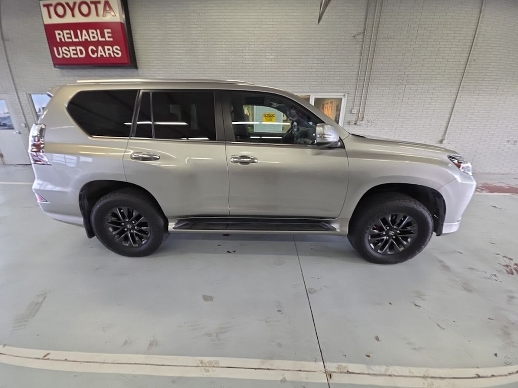 Used 2021 Lexus GX 460 460 w/Red-Interior/Navigation/Sunroof/18-in Alloy SUV