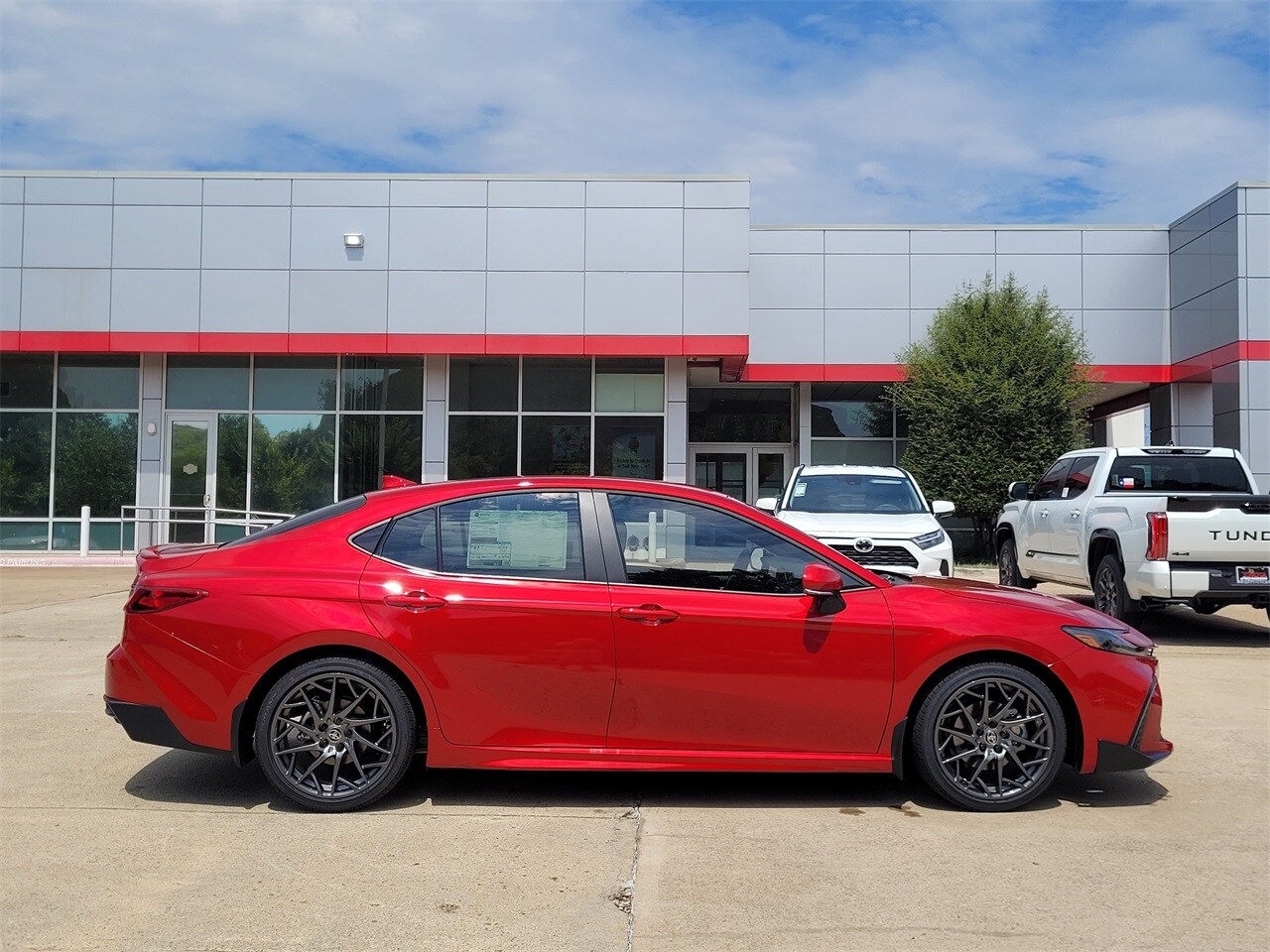 2025 Toyota Camry SE photo 3