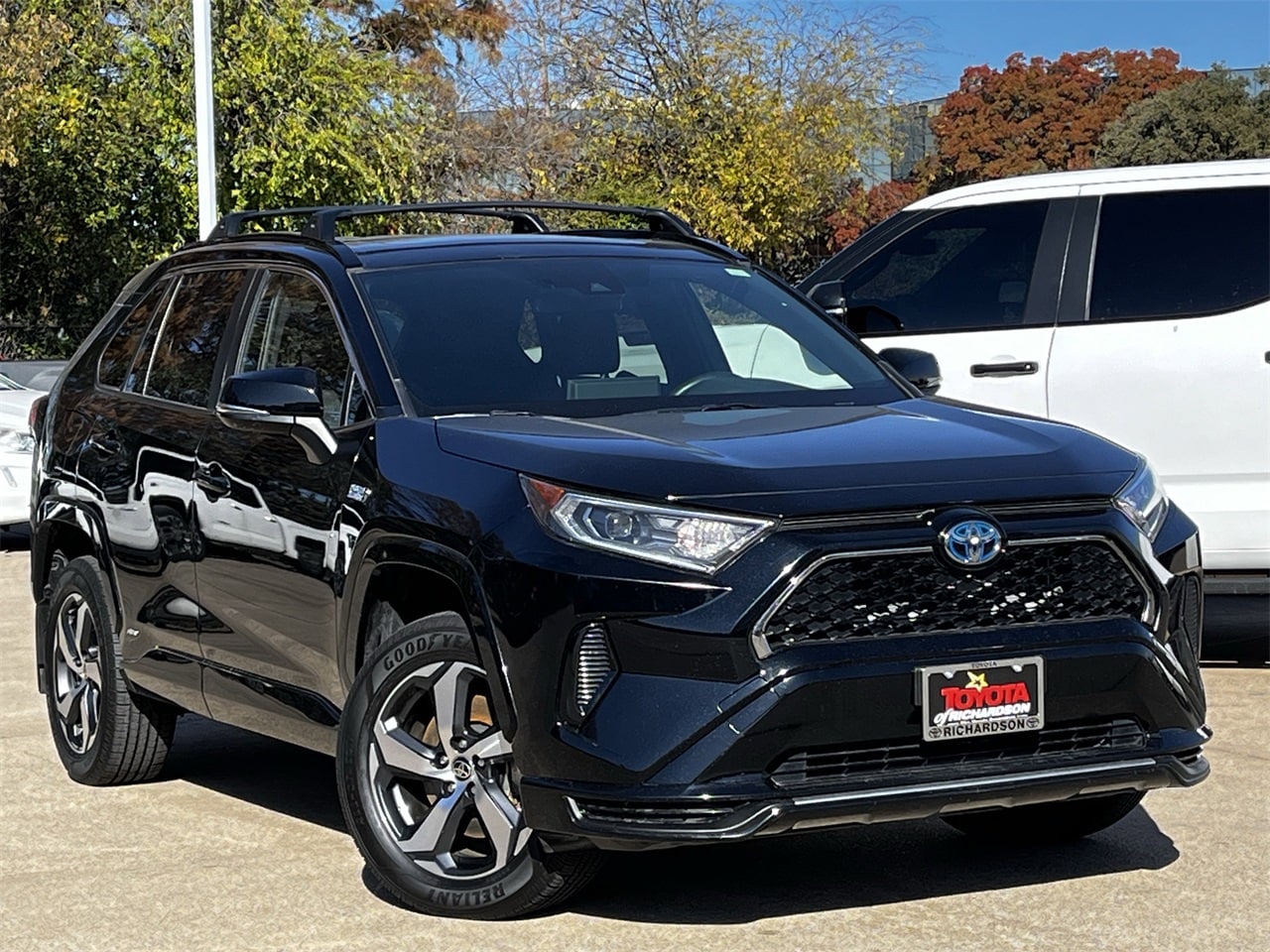 2021 Toyota RAV4 SE's photo