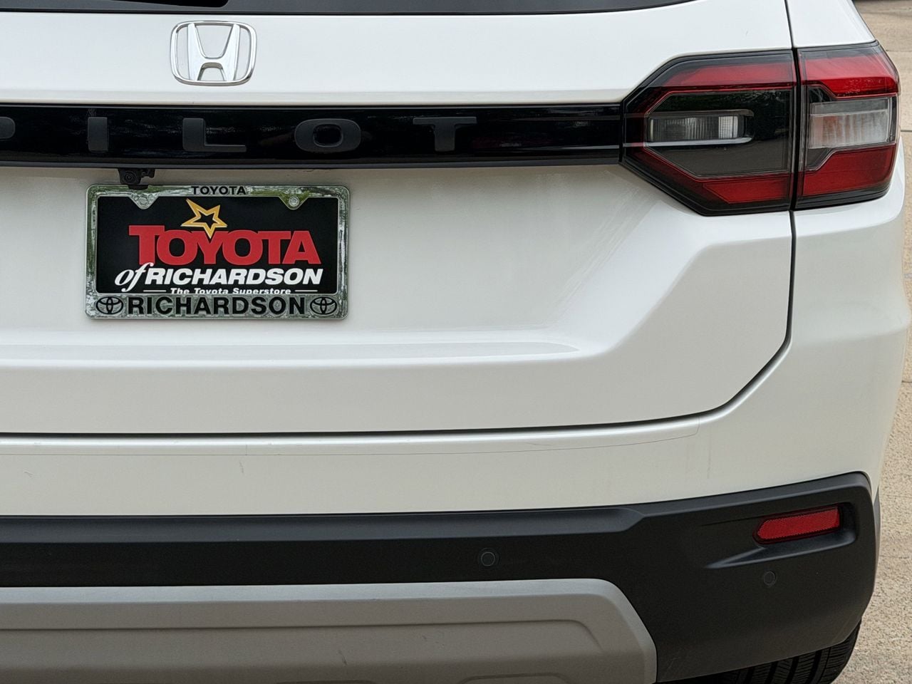 2025 Honda Pilot EX-L - Photo 6
