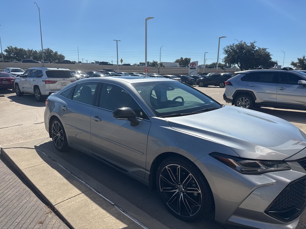 Used 2021 Toyota Avalon Touring w/Premium Audio w/Dynamic Navigation Sedan