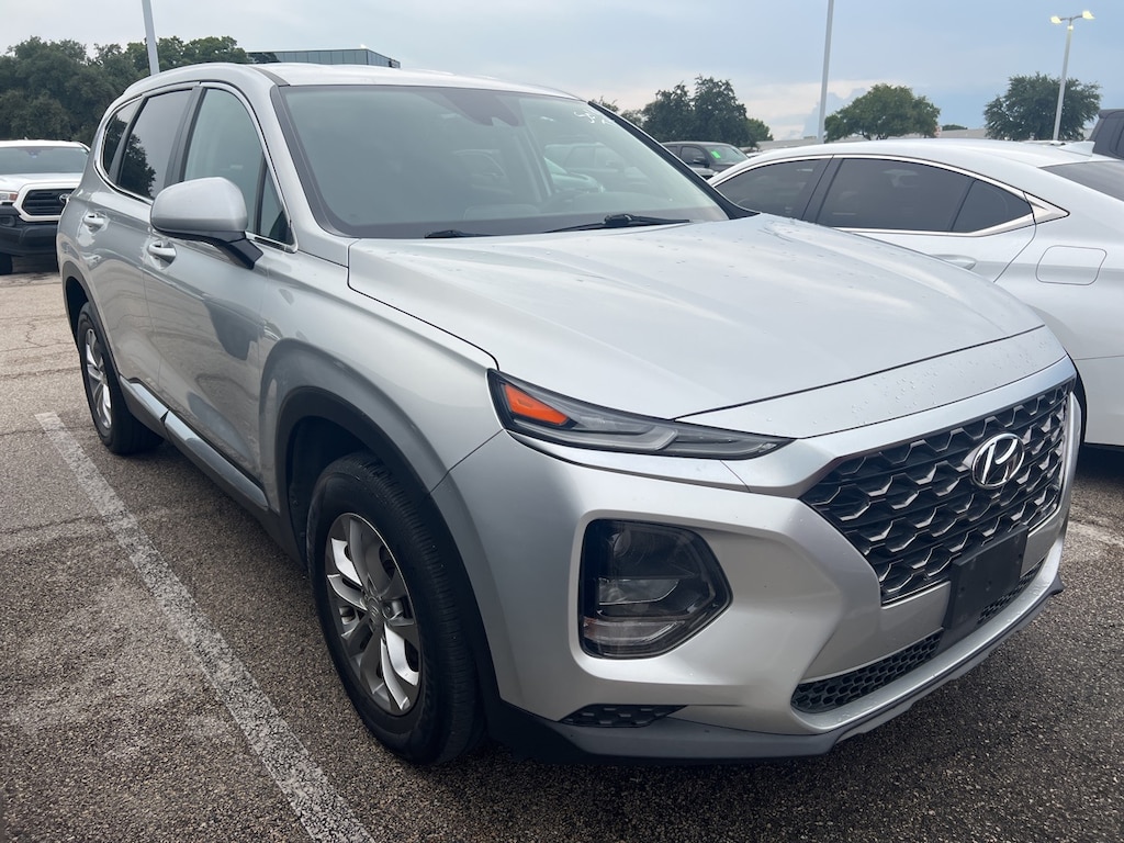 Used 2019 Hyundai Santa Fe SE w/17-Inch x 7.0J Alloy Wheels SUV