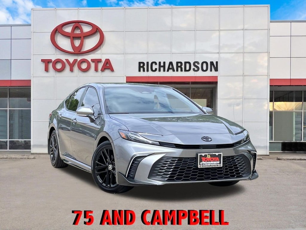 Used 2026 Toyota Camry SE w/18-Inch Multi-Spoke Black-Finished Alloy Sedan