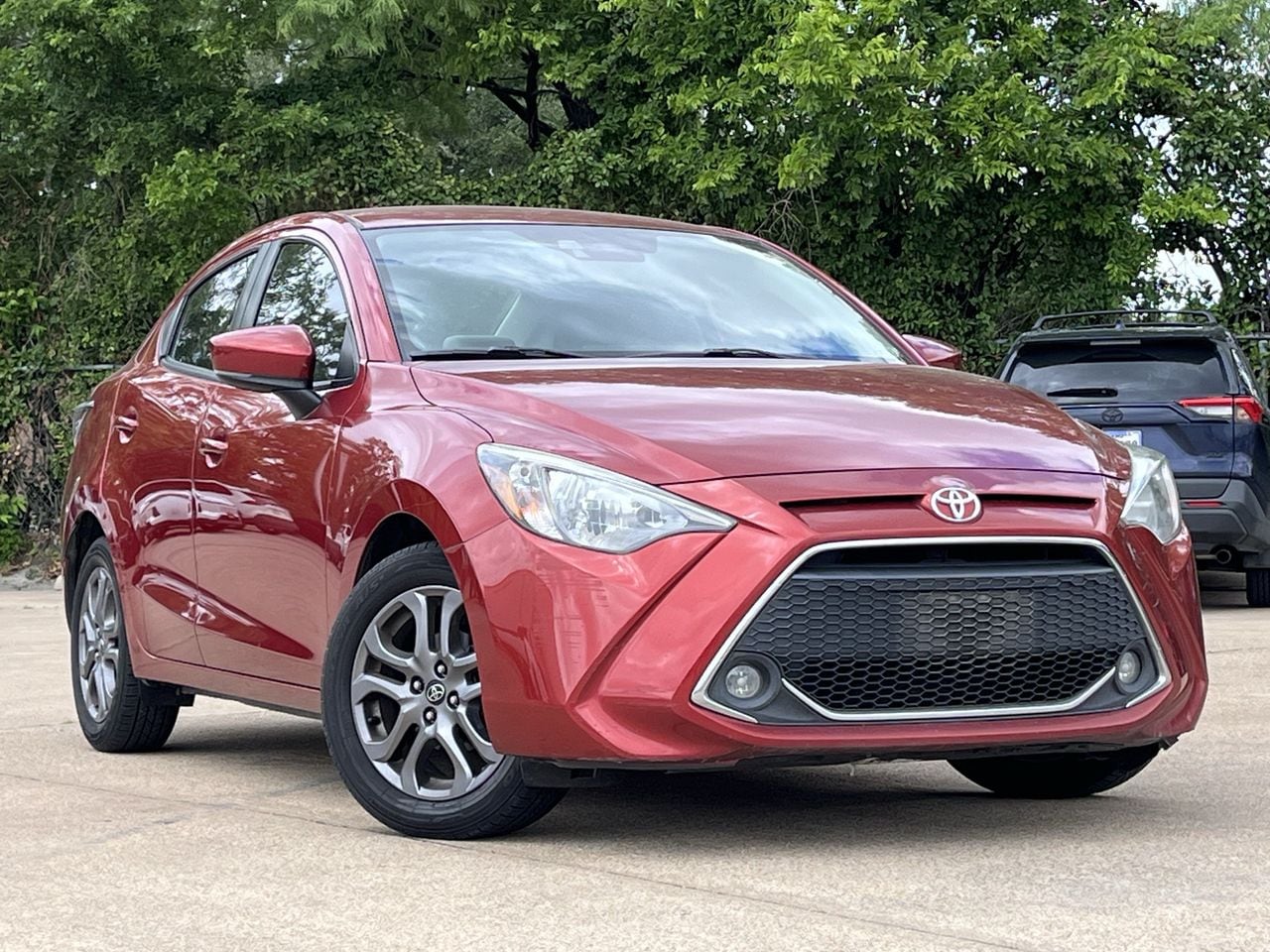 Used 2019 Toyota Yaris LE with VIN 3MYDLBYV7KY507525 for sale in Richardson, TX
