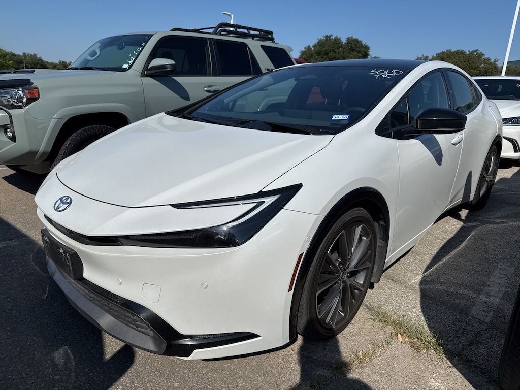 Used 2023 Toyota Prius Limited w/Intelligent Parking Assist/Navigation Hatchback