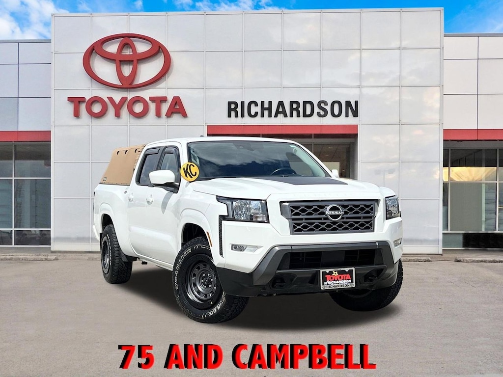 Used 2024 Nissan Frontier SV w/Tow Package/17-Inch Alloy Wheels Truck Crew Cab