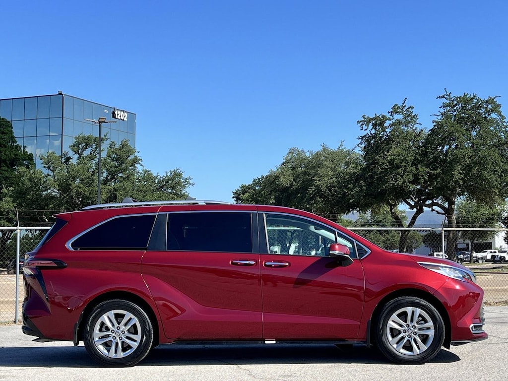 Used 2024 Toyota Sienna Limited 7 Passenger Van Passenger Van