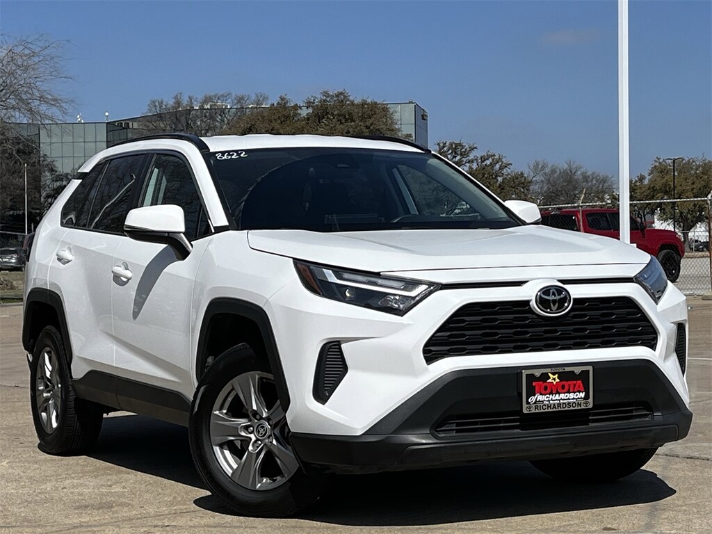 Used 2024 Toyota RAV4 XLE w/Wheels: 17-Inch 5-Spoke Silver Alloy SUV