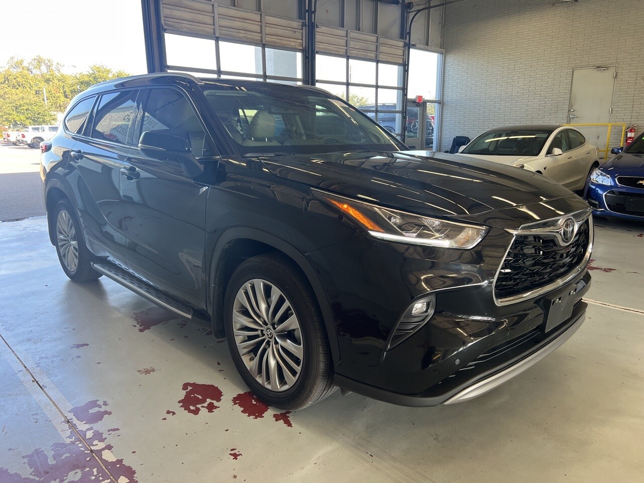2024 Toyota Highlander Platinum photo 2