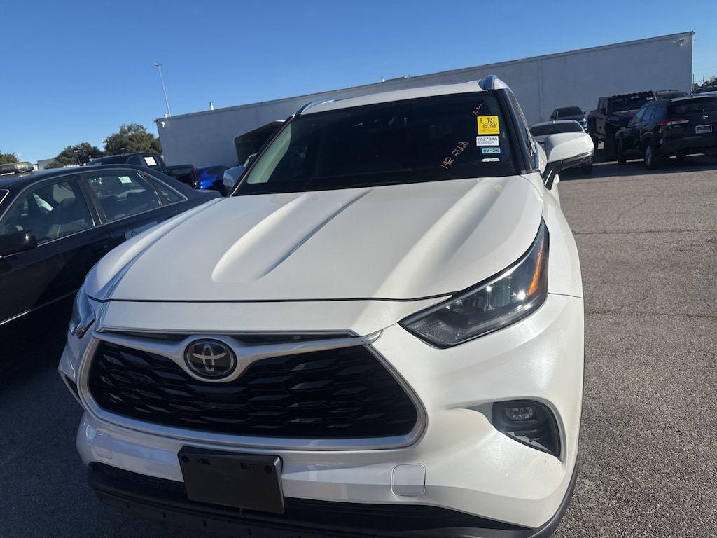 Used 2020 Toyota Highlander XLE SUV