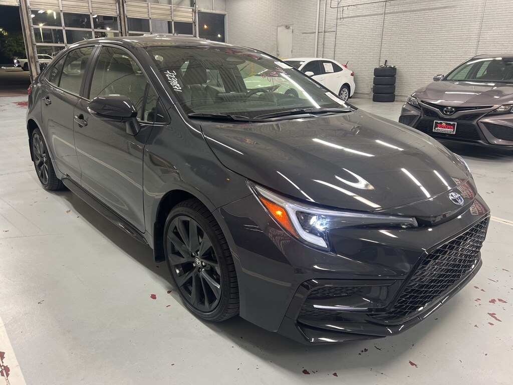 Used 2025 Toyota Corolla Hybrid SE w/18-in Graphite-Colored Alloy Wheels Sedan