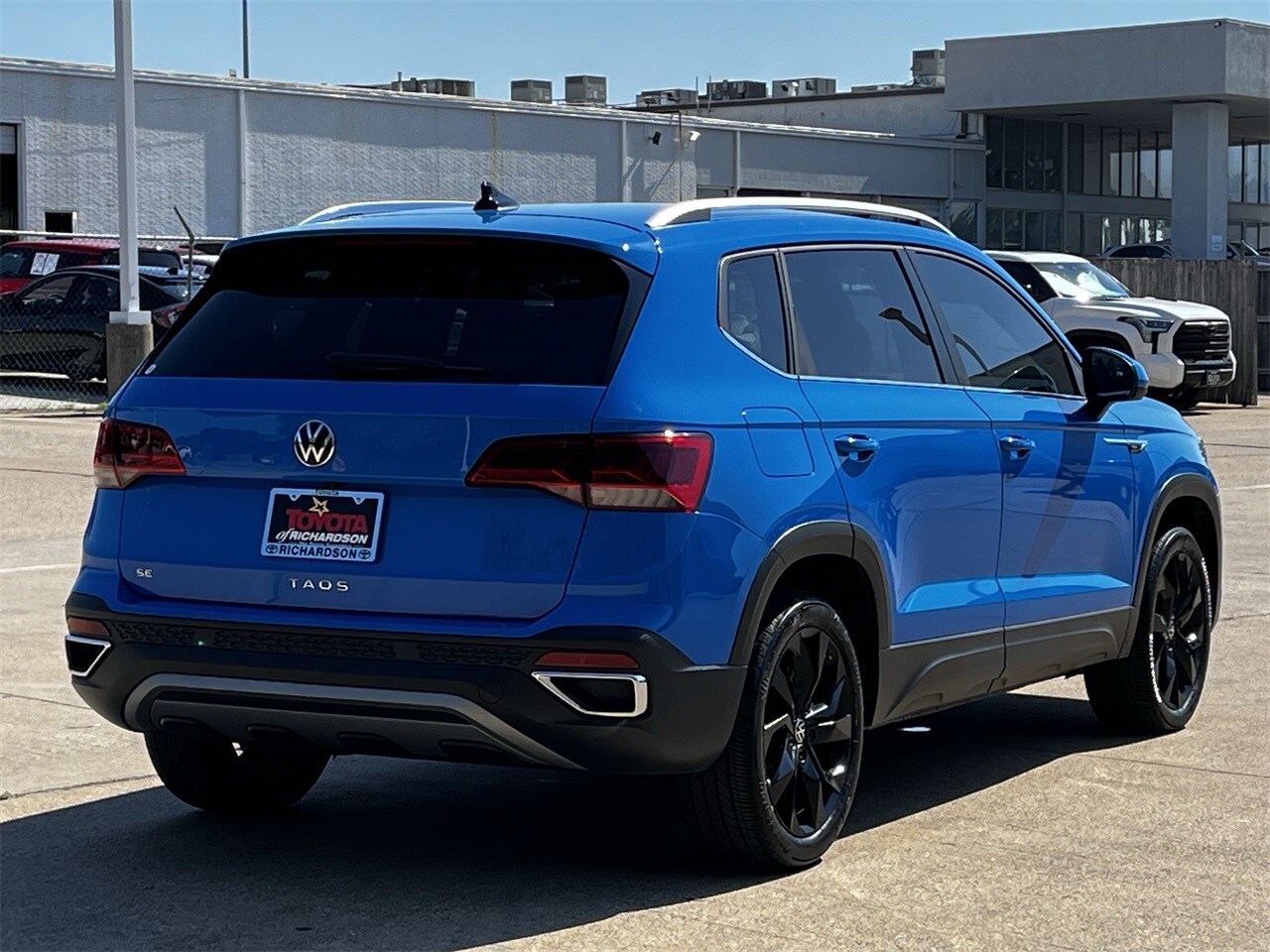 2023 Volkswagen Taos SE photo 4