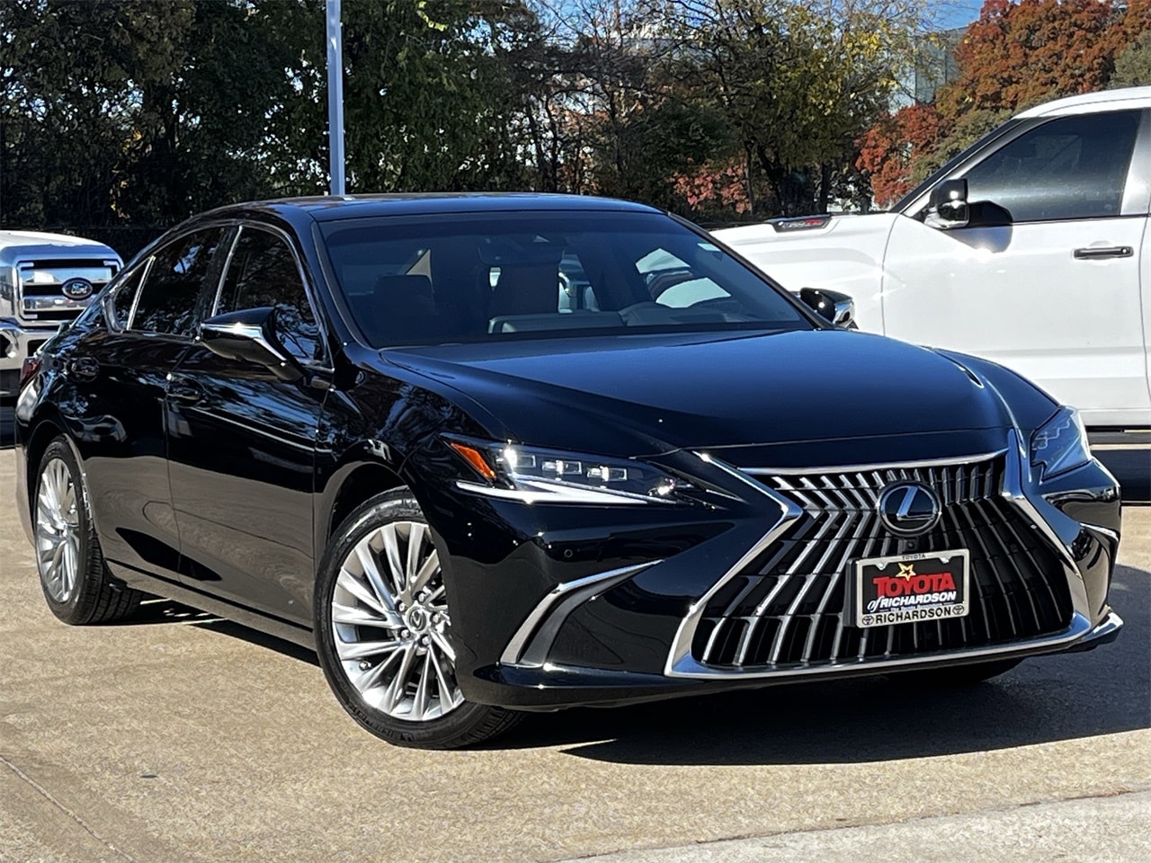 2023 Lexus ES 350 Ultra Luxury's photo