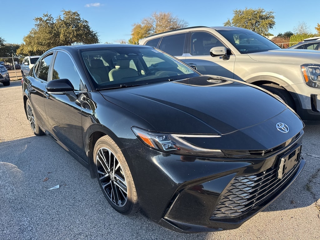 Used 2025 Toyota Camry XLE Premium w/Panoramic Glass Roof/Lthr/HUD Sedan