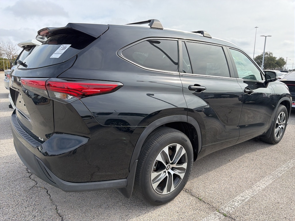 Used 2023 Toyota Highlander XLE SUV