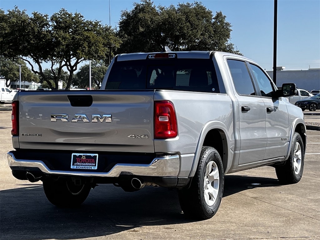 Used 2025 Ram 1500 Big Horn/Lone Star w/18-in Cast-Painted Alloy Truck Crew Cab
