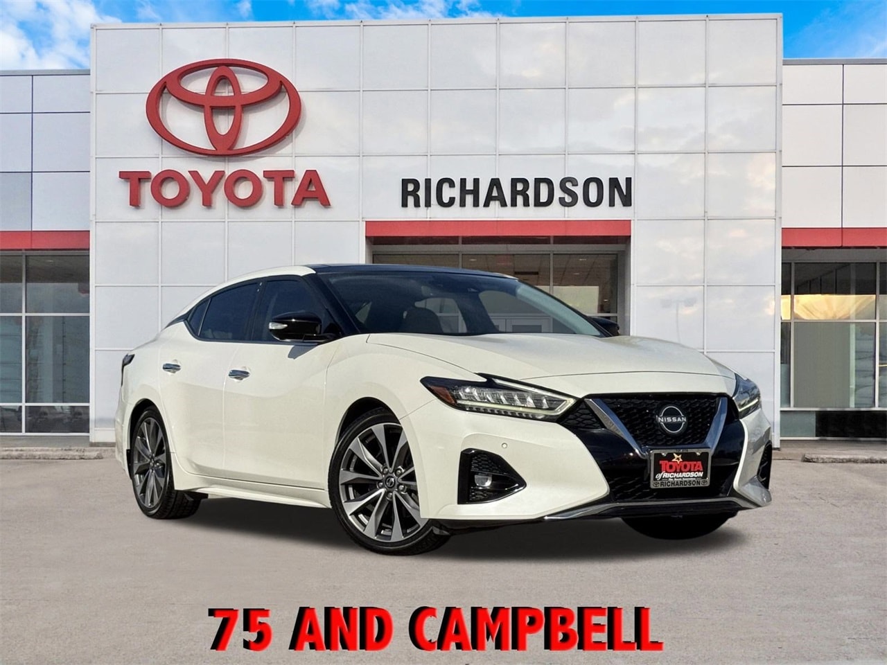 2023 Nissan Maxima Platinum's photo