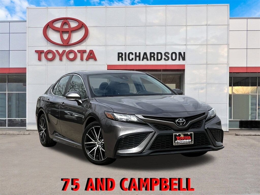 Used 2024 Toyota Camry SE w/18-Inch x 8J Alloy Wheels Sedan