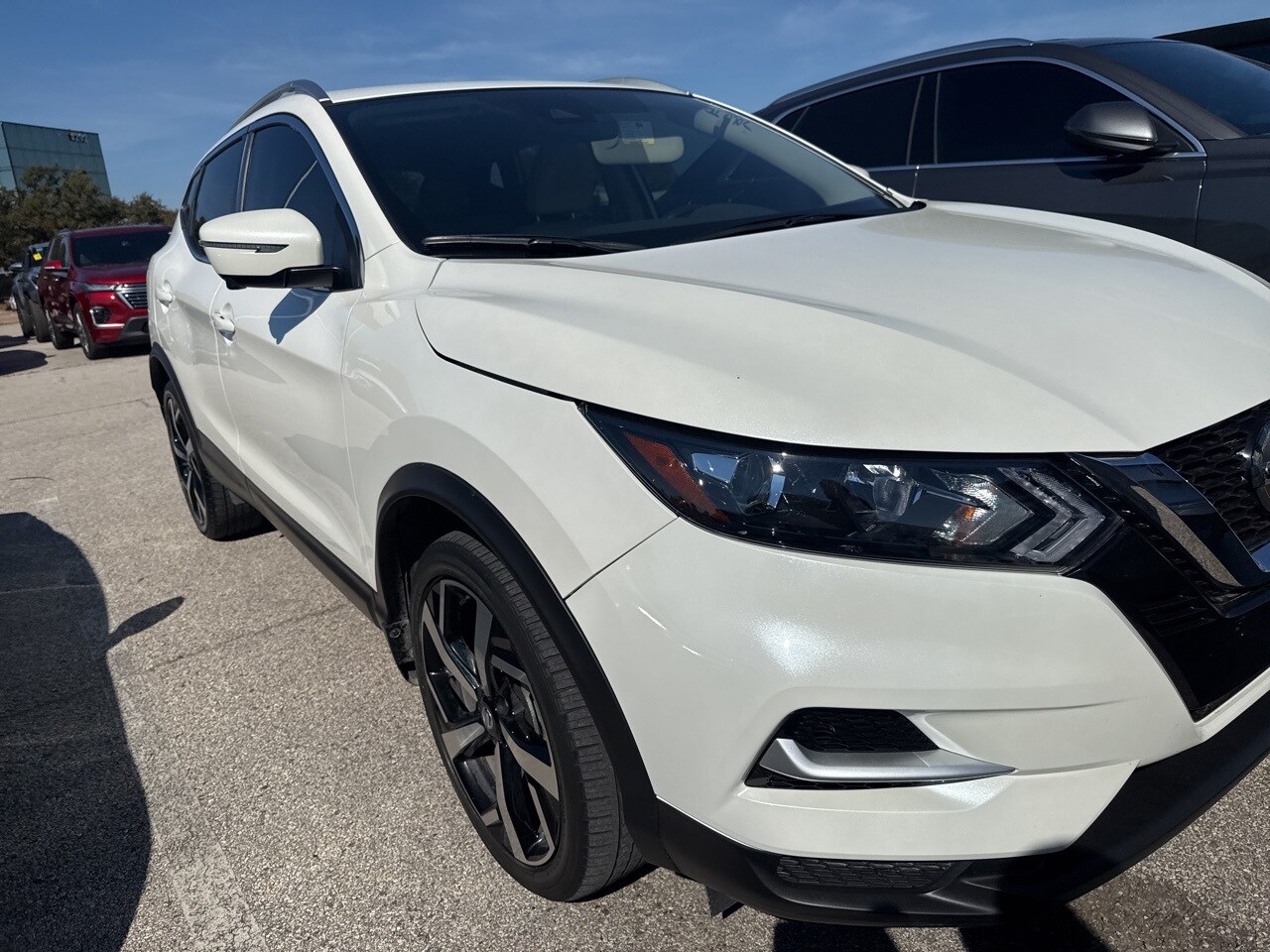 2022 Nissan Rogue Sport SL photo 2