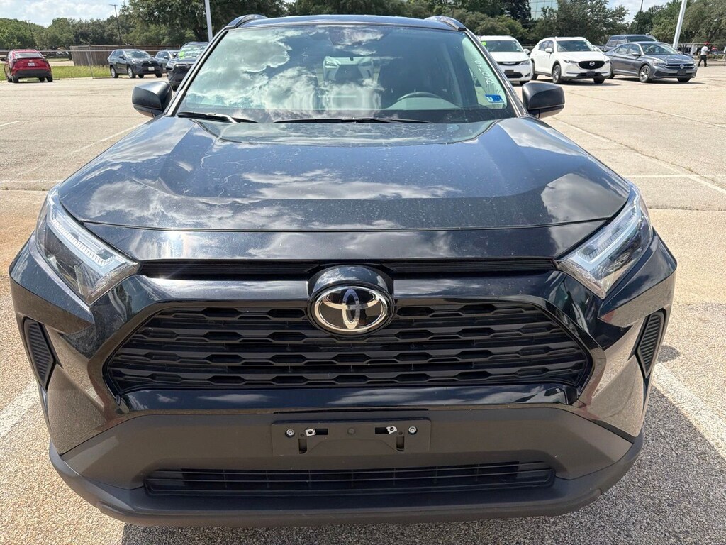 Used 2025 Toyota RAV4 Hybrid LE w/17-Inch x 7.0J Silver Aluminum Alloy SUV