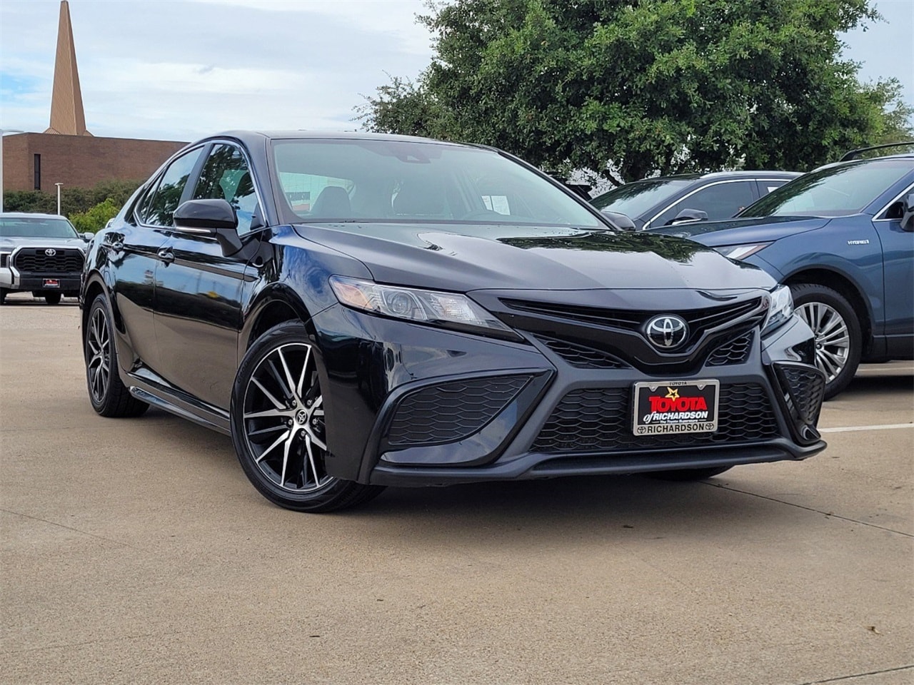 Used 2023 Toyota Camry SE with VIN 4T1G11AK0PU780520 for sale in Richardson, TX