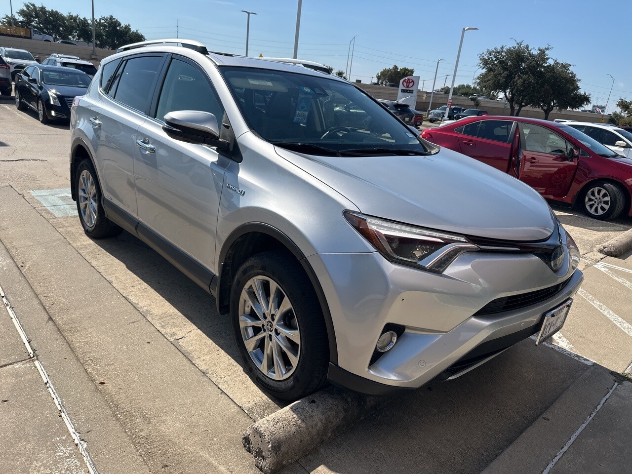 2016 Toyota RAV4 Limited photo 2